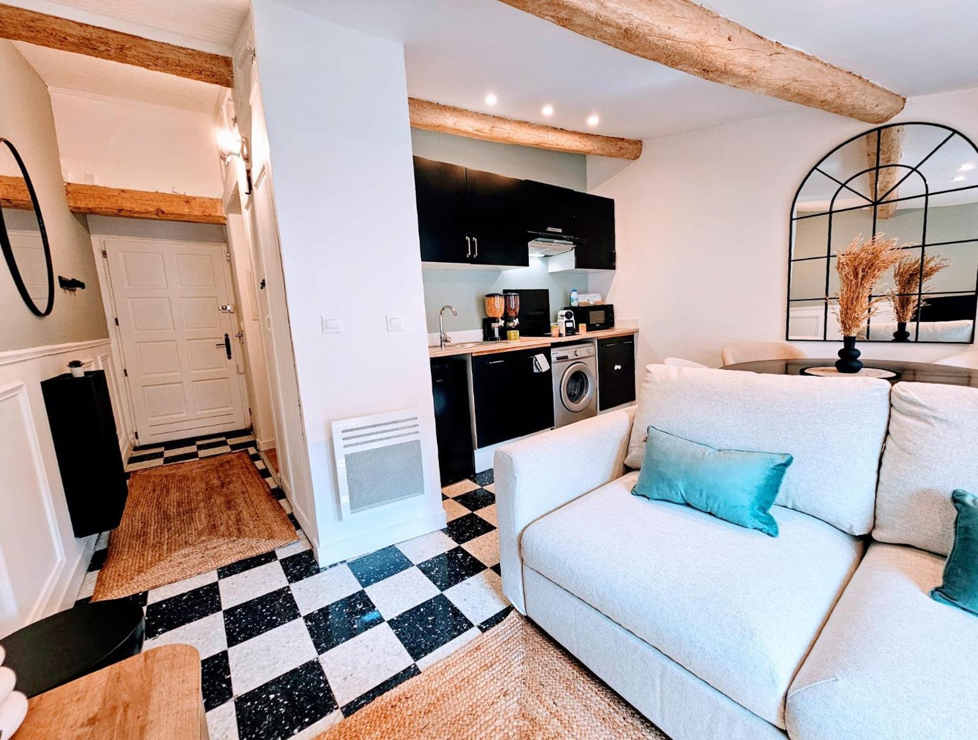 4 Couchages Elegant Au Coeur Du Vieux Appartamento Nizza